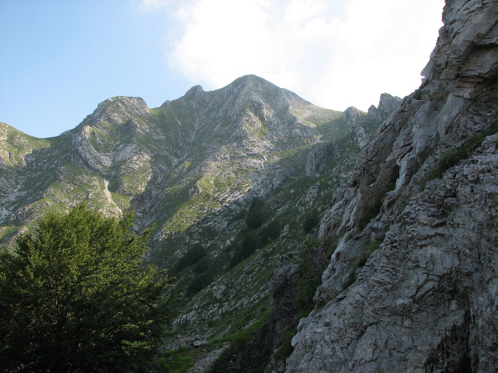 Monte Tambura (Alpi Apuane) a photo on Flickriver