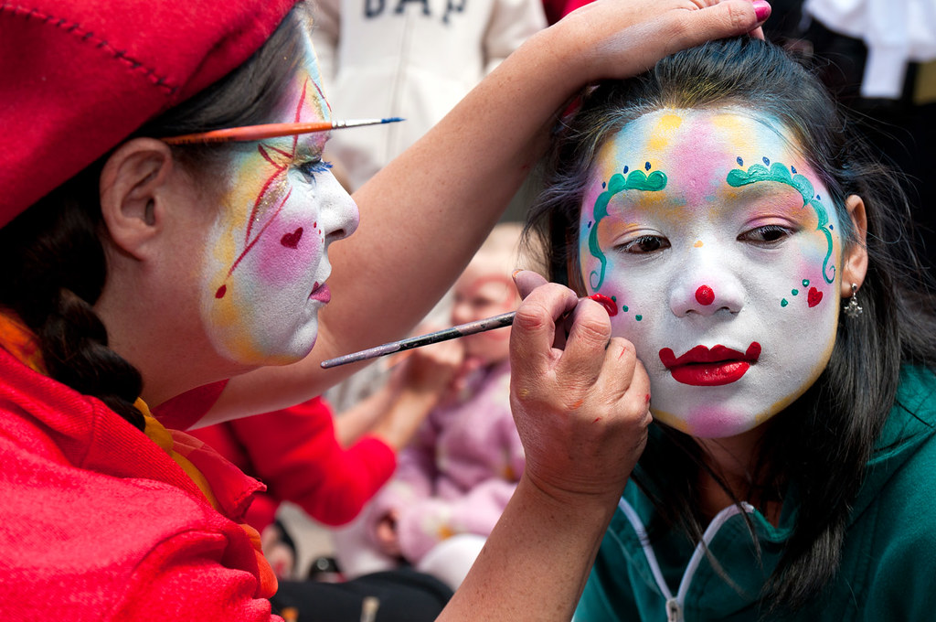 Face painting, Canada Day, Ottawa A makeup artist uses a … Flickr