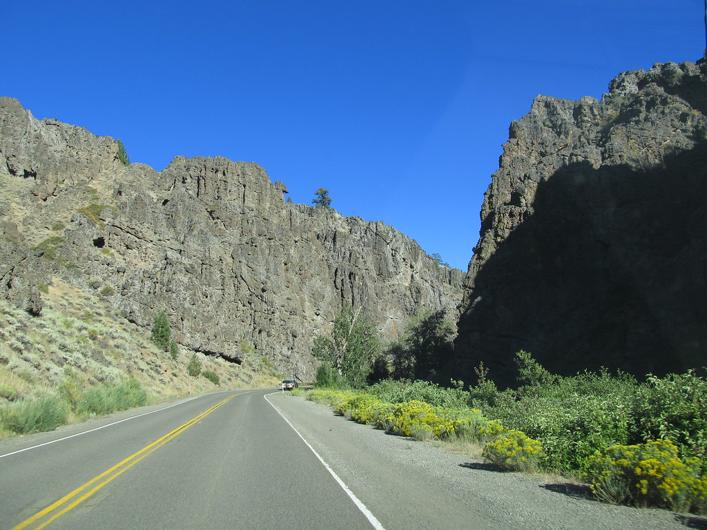 Frenchman Lake Road Picture taken through the windshield 2XDiamond