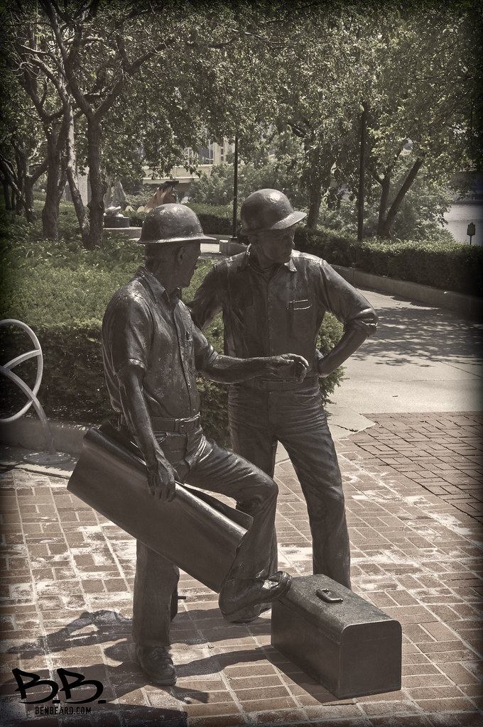 Vintage Union Workers Statue A Iron Union workers statue o… Flickr
