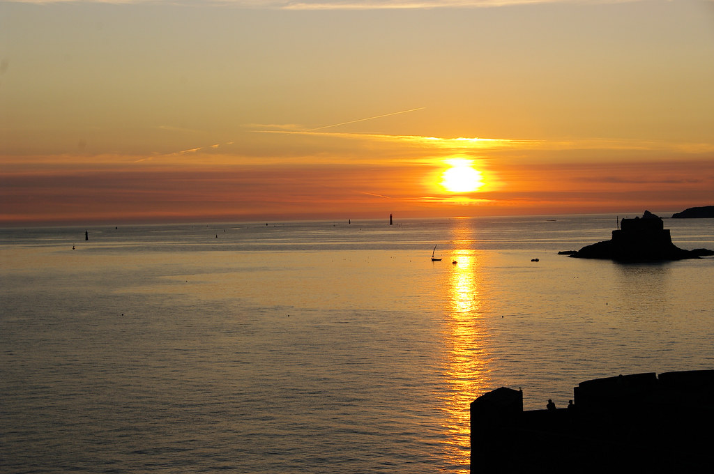 Saint Malo Bretagne Coucher de soleil sur le fort du pet… Flickr