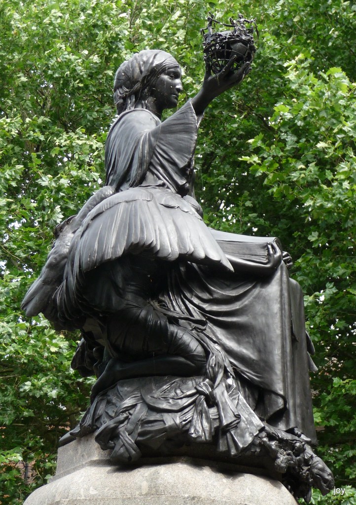 bronze profile In the centre of King Square in Bridgwater … Flickr