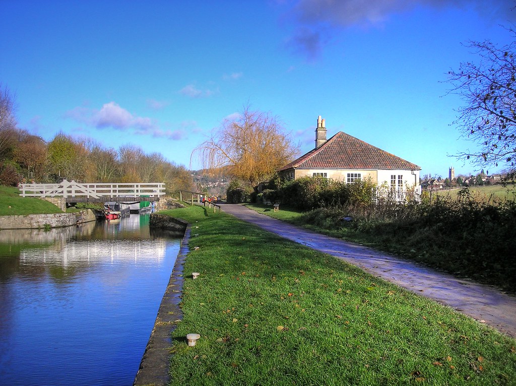 Swingbridge Lane and Avon Canal Near Batha… Flickr