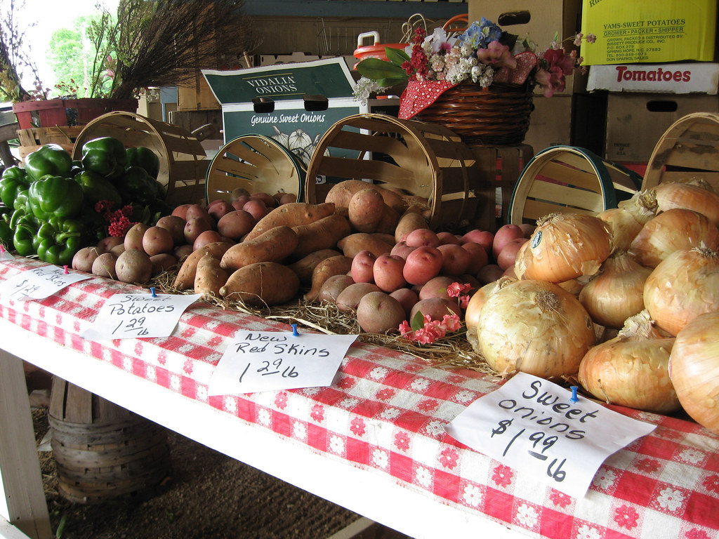 10di1464 Farmers Markets offer in season, local produce to… Flickr