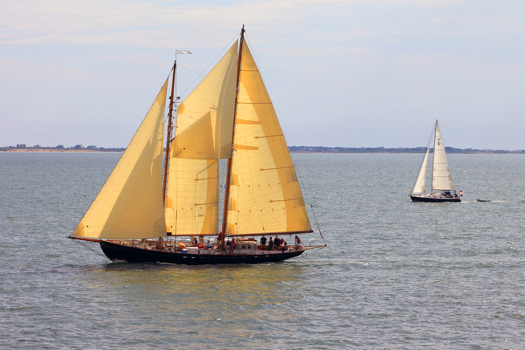 Sailing off Nantucket Sailboats near Nantucket, Massachuse… Flickr