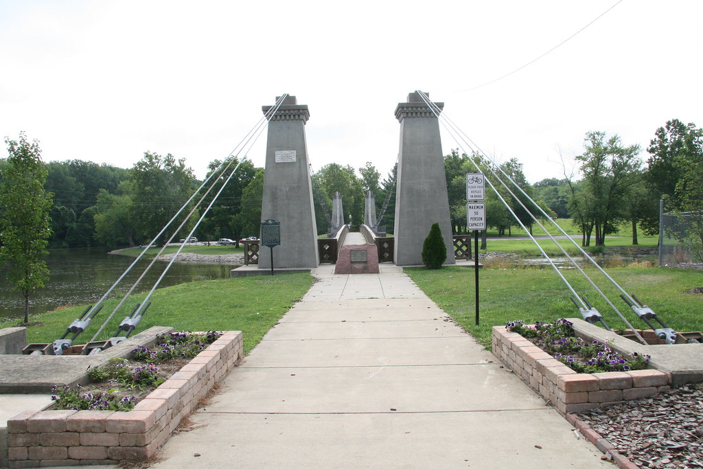 Carlyle IL, Carlyle Illinois, General Dean Suspension Bridge, Clinton