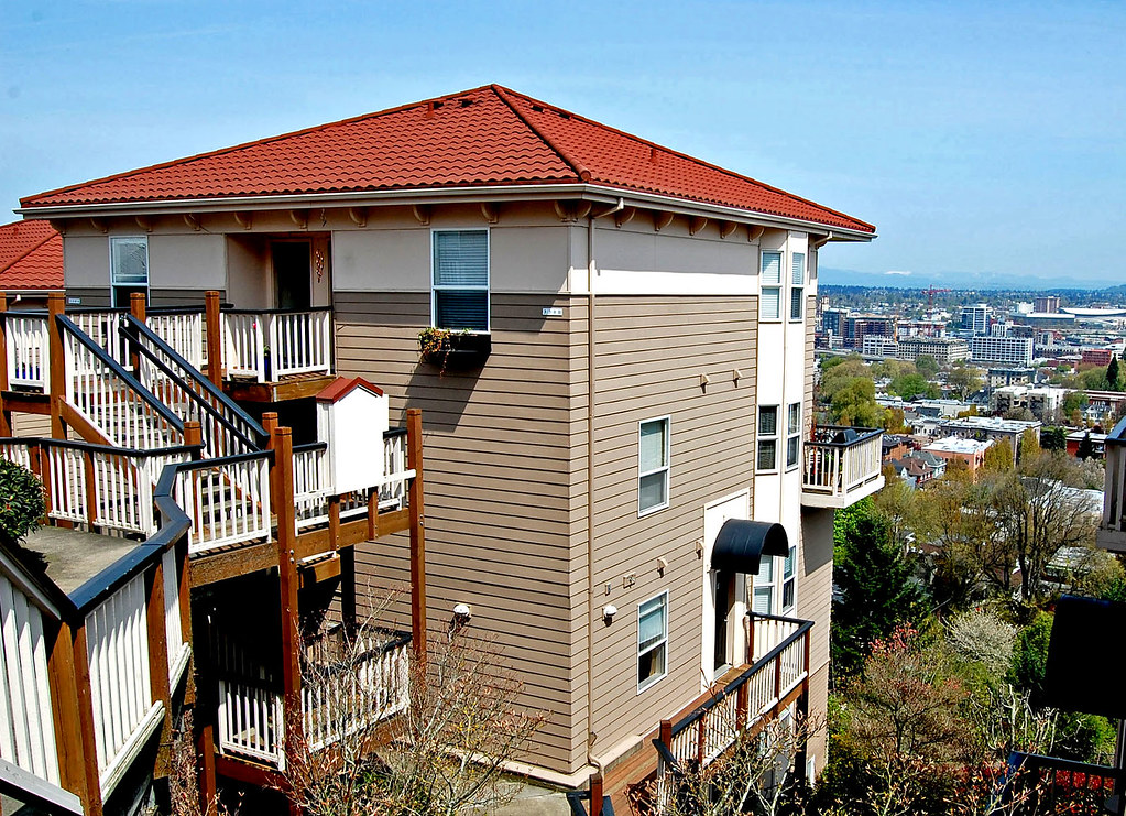 Hilltop Condos Hilltop Condominiums at Uptown is very visi… Flickr