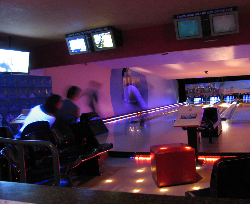 IMG_0149.JPG Pinz bowling alley in Studio City, California… whalt