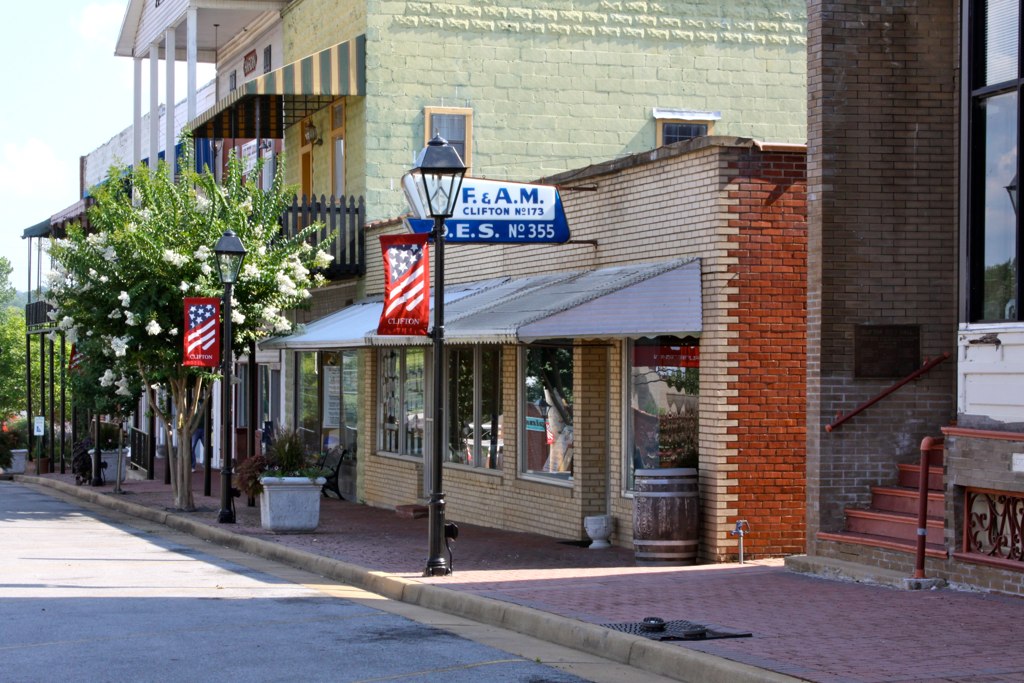 Clifton These photos are from the Main Street and TN Hwy 1… Flickr