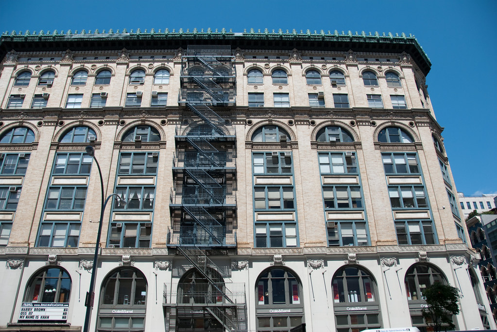 Crate and Barrel building Damien Roué Flickr