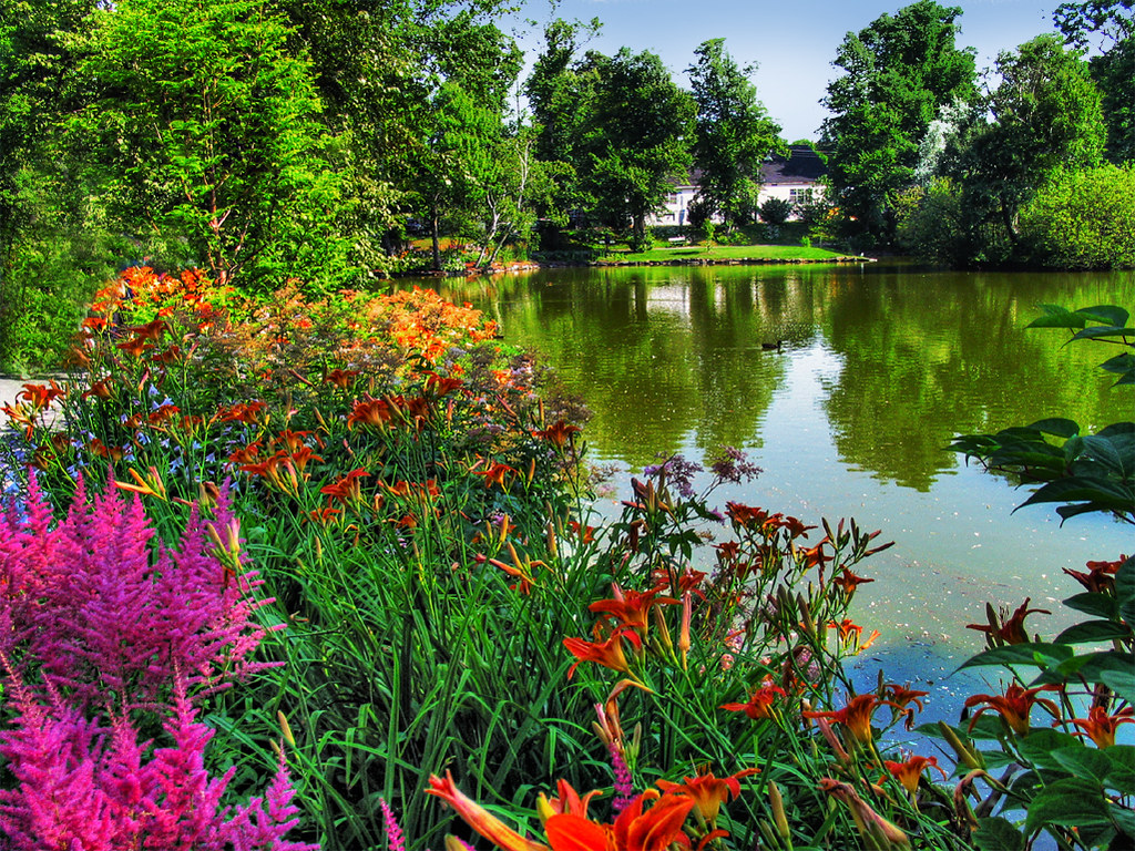 New England Pond Pond in a park. nfin10 Flickr
