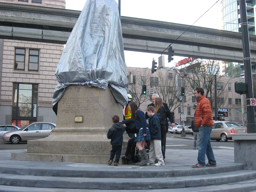 McGraw_Square_pedestrian_plaza 065 www.seattle.gov/transpo… Flickr