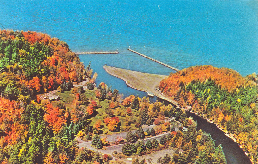 Ironwood MI Great Lakes Black River Lighthouse and Harbor … Flickr