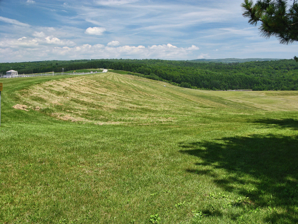 Neversink Reservoir Neversink Dam is an earthen structure … Flickr