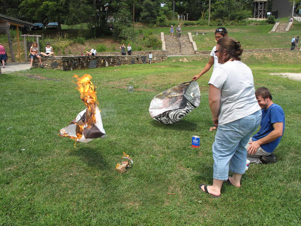 hot air balloon... on fire it caught on fire... Beth Schaible Flickr
