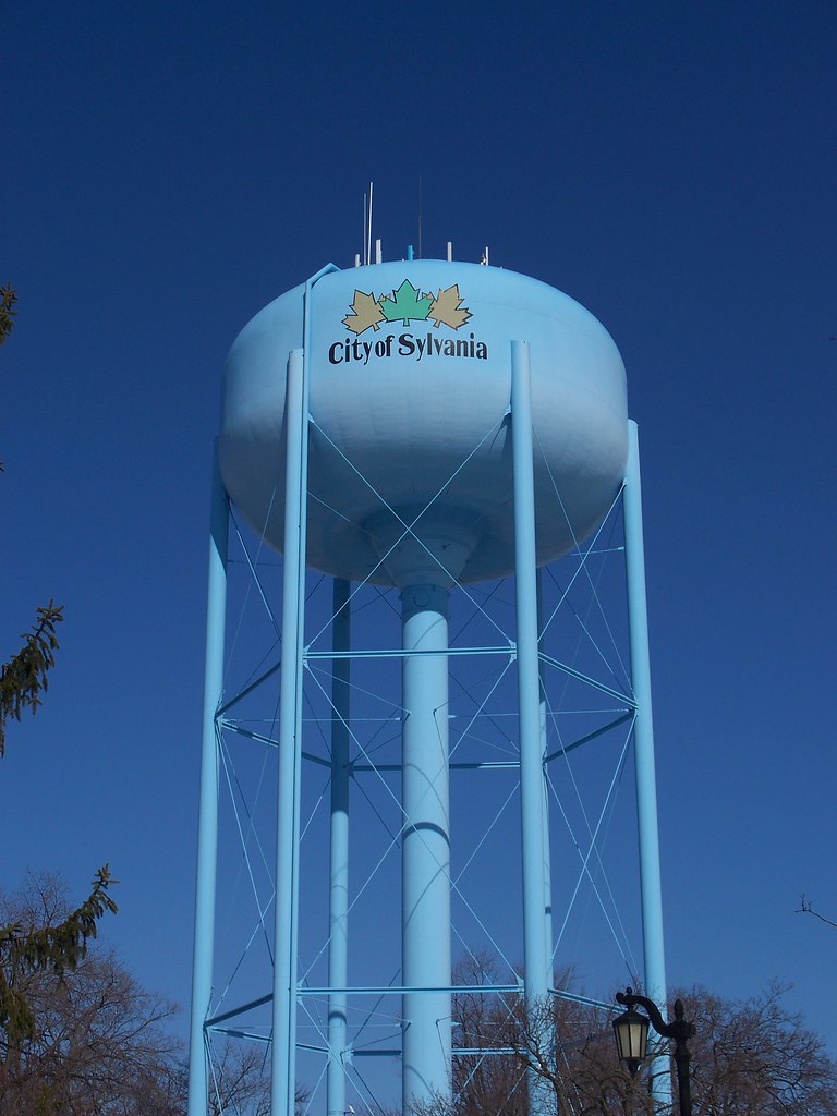 OH Sylvania Water Tower Water tower in Sylvania, Ohio. Flickr