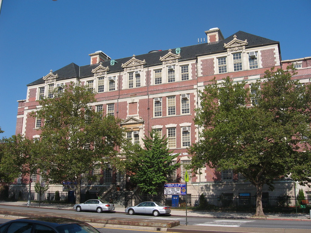 Dewey School M.S. 136, Sunset Park Charles O. Dewey Middle… Flickr