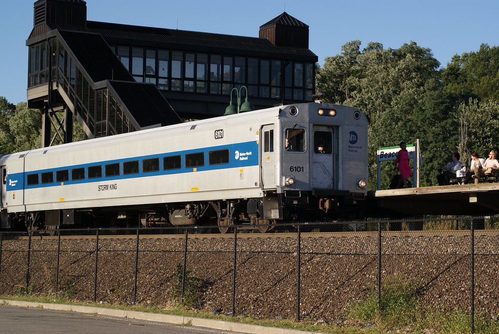 Beacon Train Station fran.trudeau Flickr