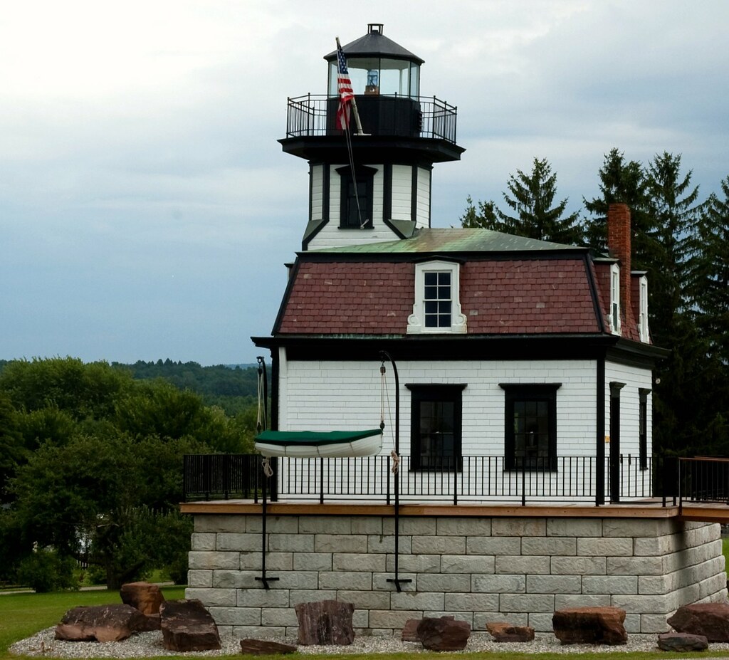 Colchester Reef Lighthouse The Lighthouse, from Colchester… Flickr