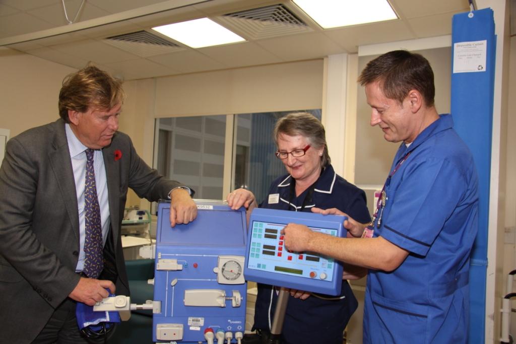 Simon Burns visits Guy's Hospital FT renal unit Jan Flickr