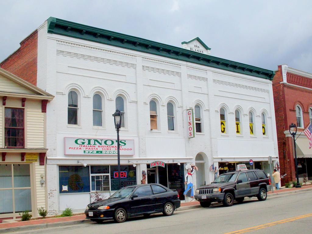 324 Virginia Avenue [This Clarksville, Virginia commercial… Flickr