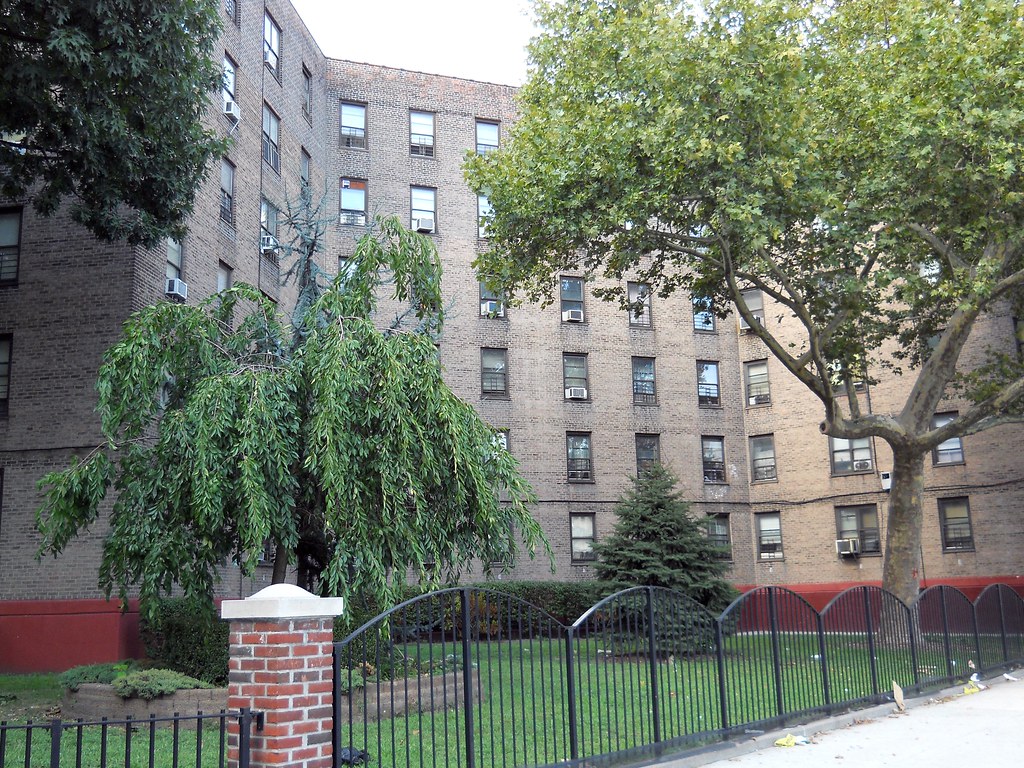 Queensbridge Houses, Long Island City a photo on Flickriver