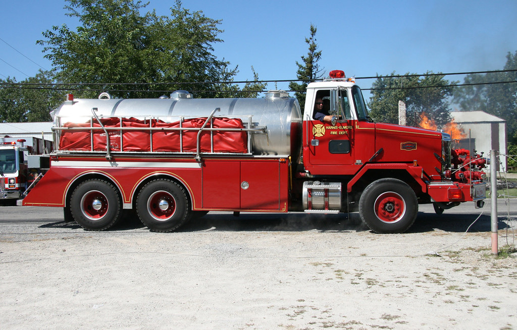 Autocar Tanker HarrisElmore Fire Department Autocar pump… Flickr