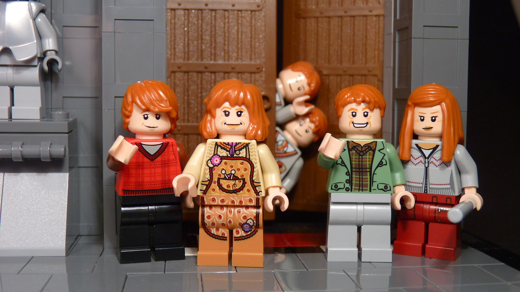 lego harry potter 2010 the weasley's. the twins are moc's Flickr