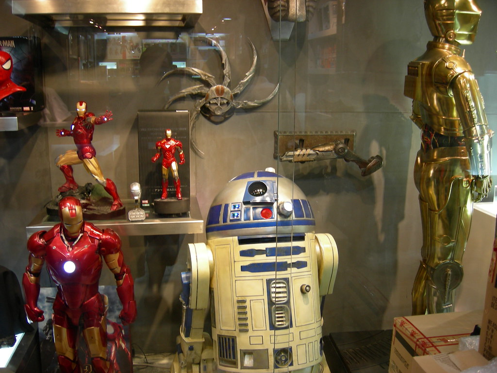 Hong Kong 46 They are displayed in a Hot Toys exclusive sh… Flickr