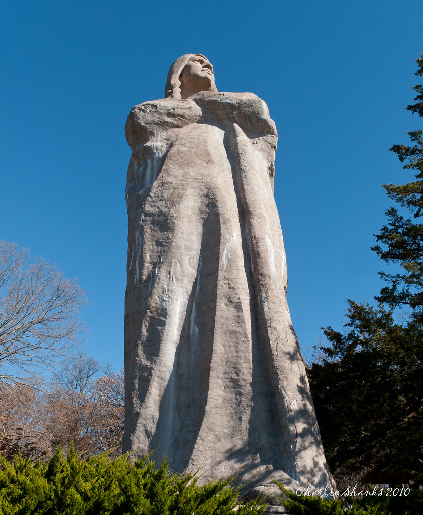 Blackhawk This statue stands on a high cliff overlooking t… Flickr