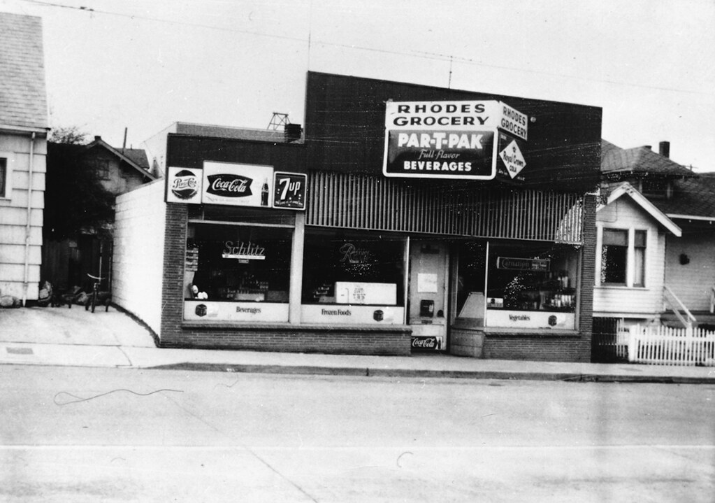 Rhodes Grocery, 1959 Located at 1122 Empire Way (now MLK).… Flickr