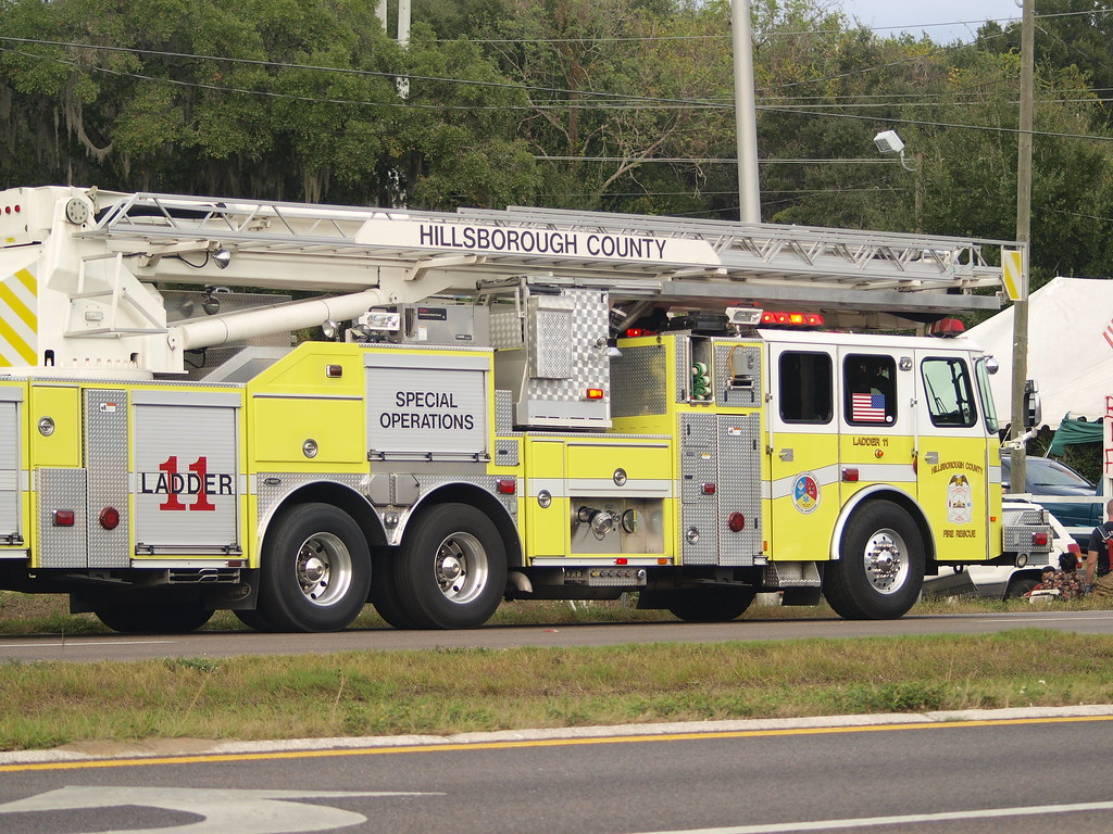 "heavy ladder truck" This unit was responding to an auto a… Flickr