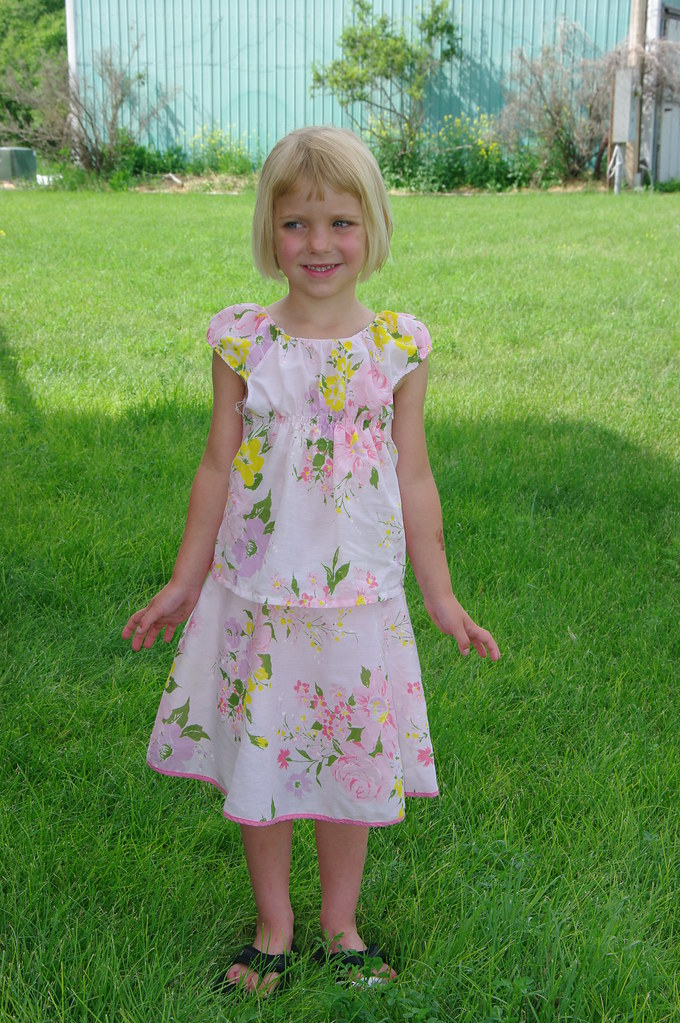 Ottobre Design Shirt & Insa Skirt Vintage pink floral mate… Flickr