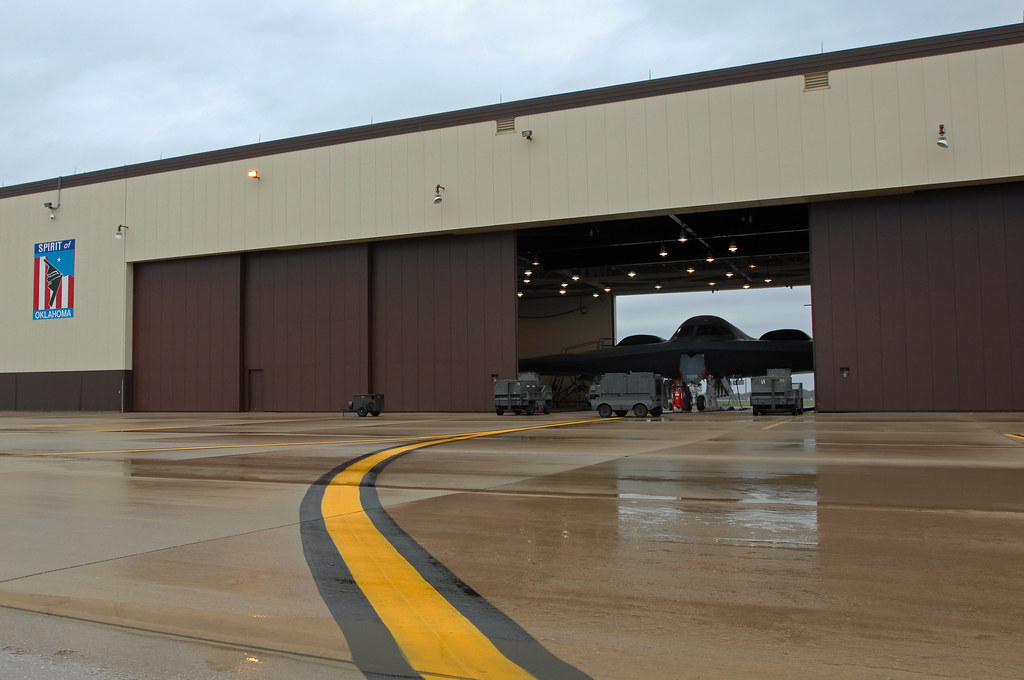 Maintaining the Machine WHITEMAN AIR FORCE BASE, Mo. Han… Flickr
