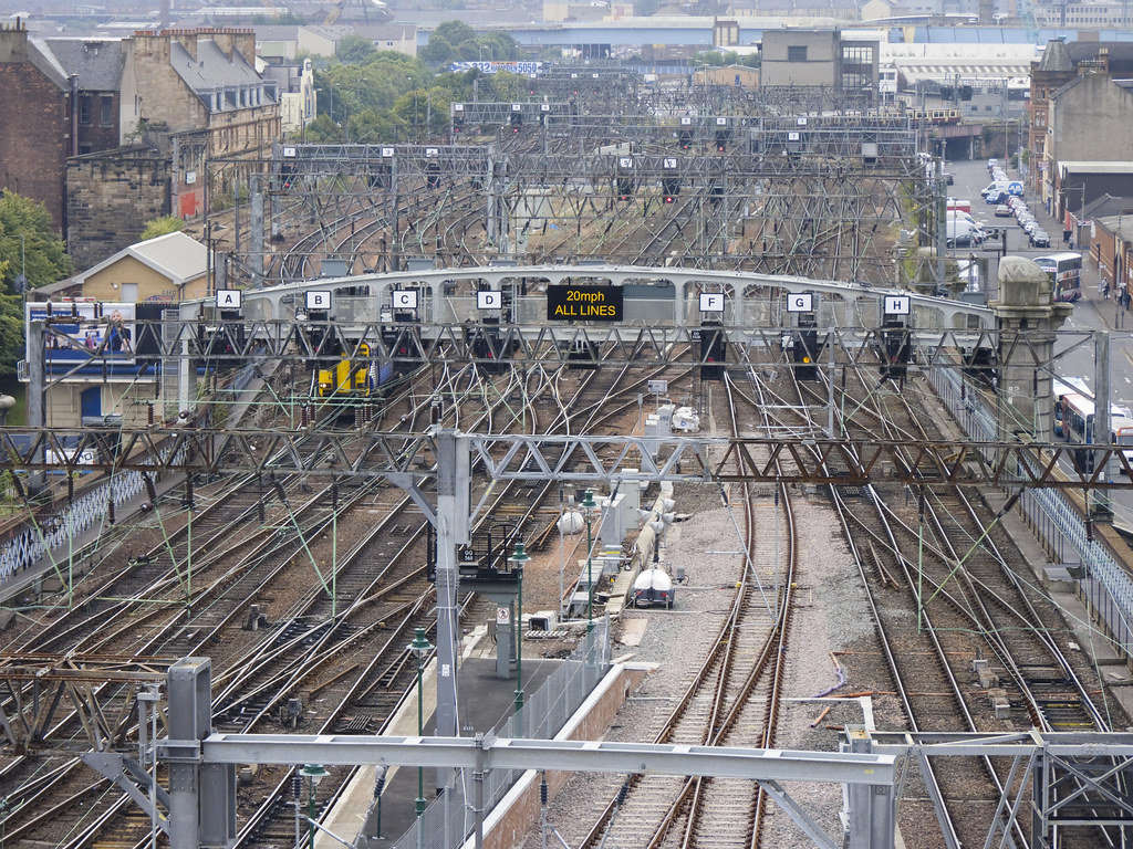Approaches To Glasgow Central Station A view of the compli… Flickr