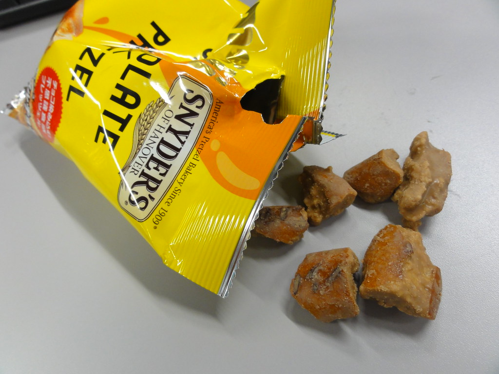 Meiji x Snyder's Chocolate x Pretzel キャラメルチョコレート Cookie M Flickr