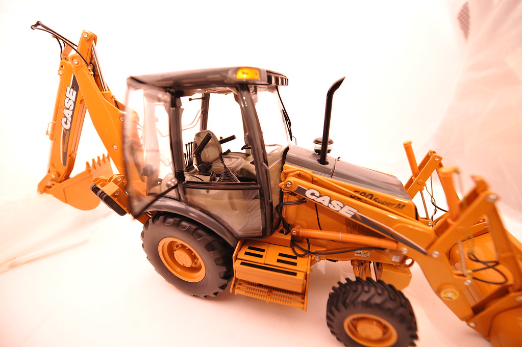 Case 580 Super M Backhoe Loader with Front wheel drive 1/16th diecast