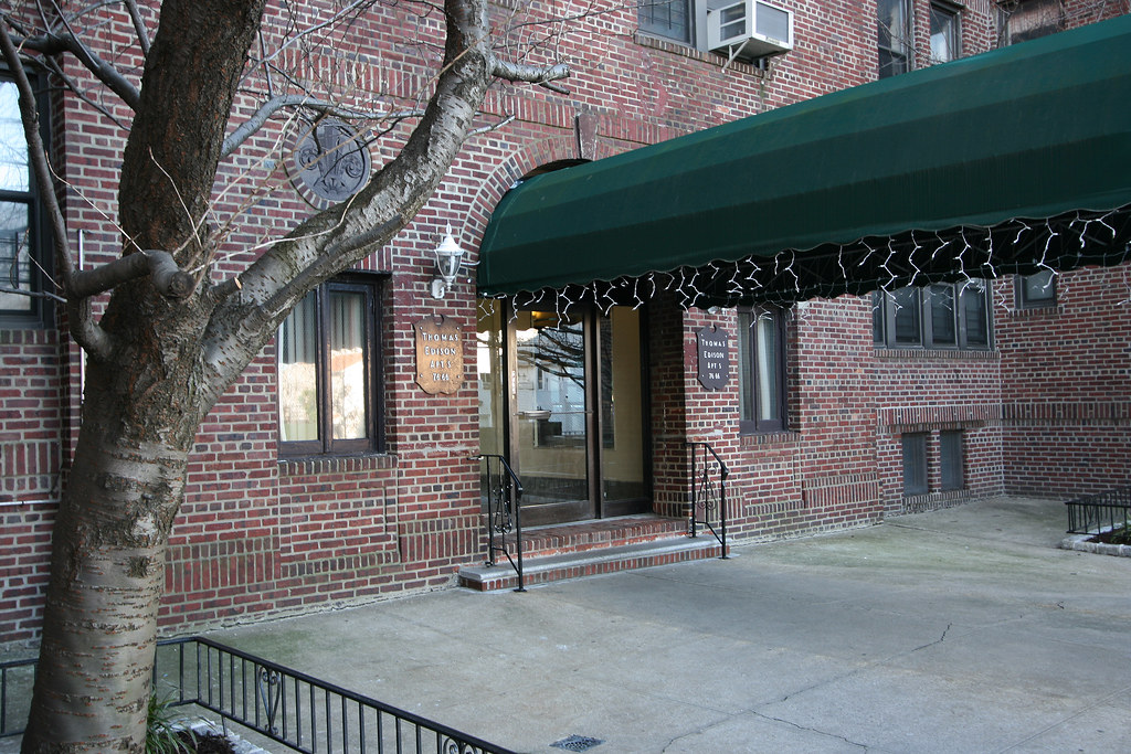 Thomas Edison Apartments, 7666 Austin St, Forest Hills, N… Flickr