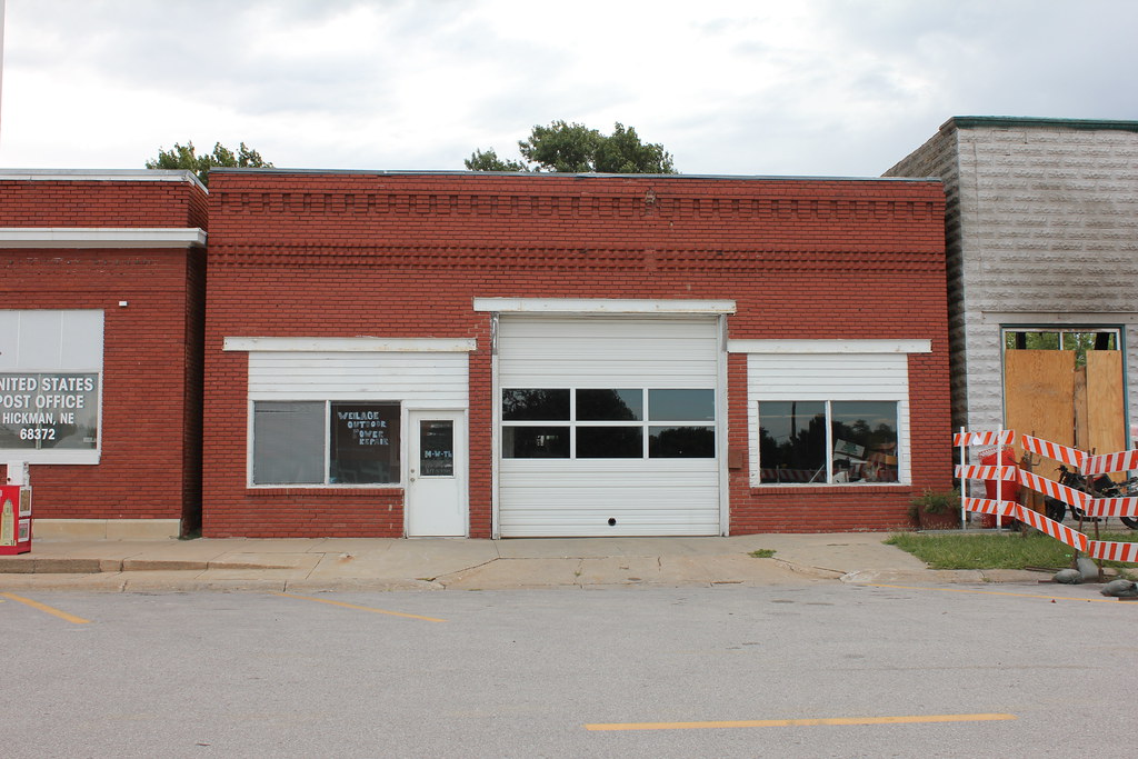 Garage Hickman, NE Tom McLaughlin Flickr