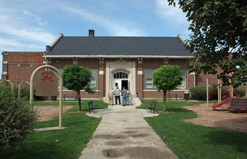 Waggoner IL Former Community High School and Grade School (1 of 3) a photo on Flickriver