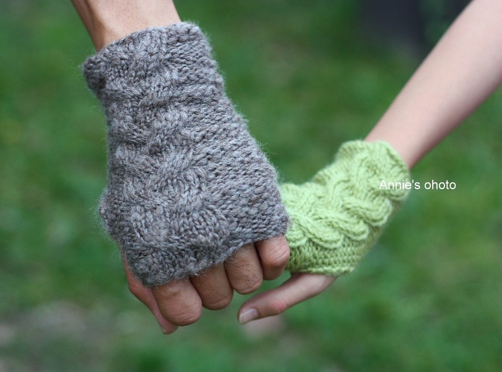 Fingerless glove I knitted this fingerless glove for my hu… Flickr