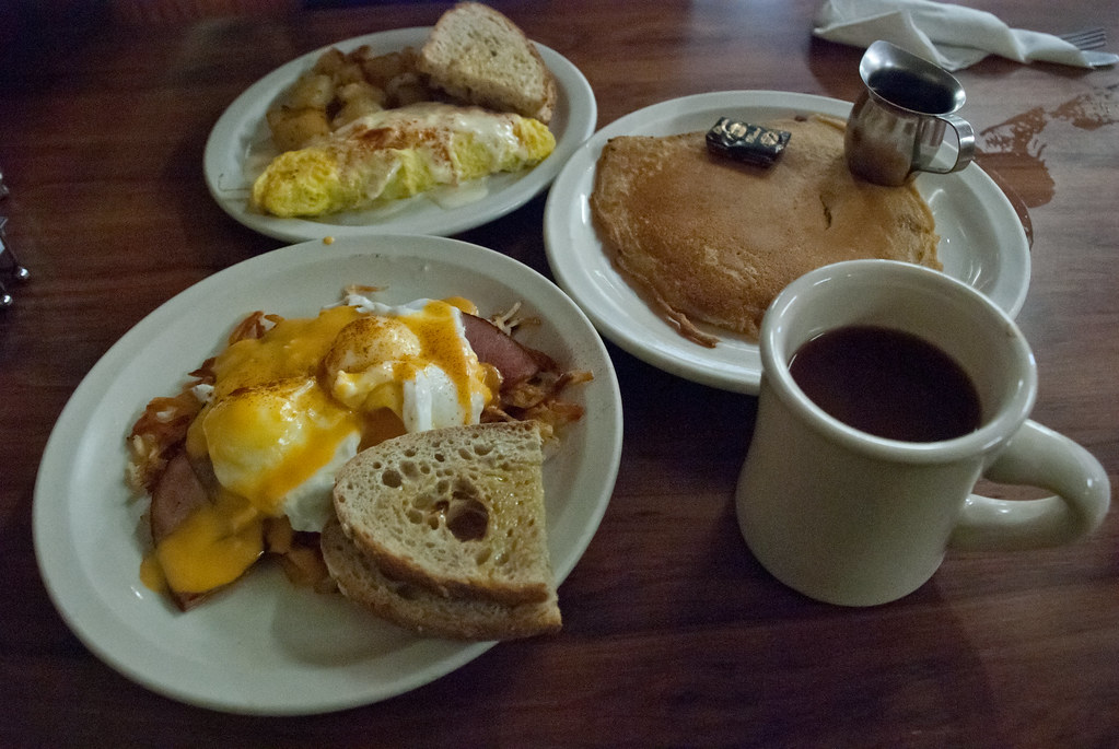 Breakfast at Lou Henri Country Style Jackson, Omlet and Pa… Flickr