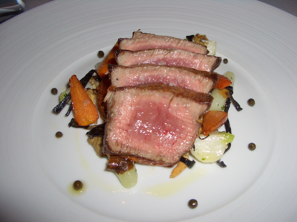 Roasted Aberdeen Angus Beef Fillet, Pomme Anna, Glazed Win… Flickr