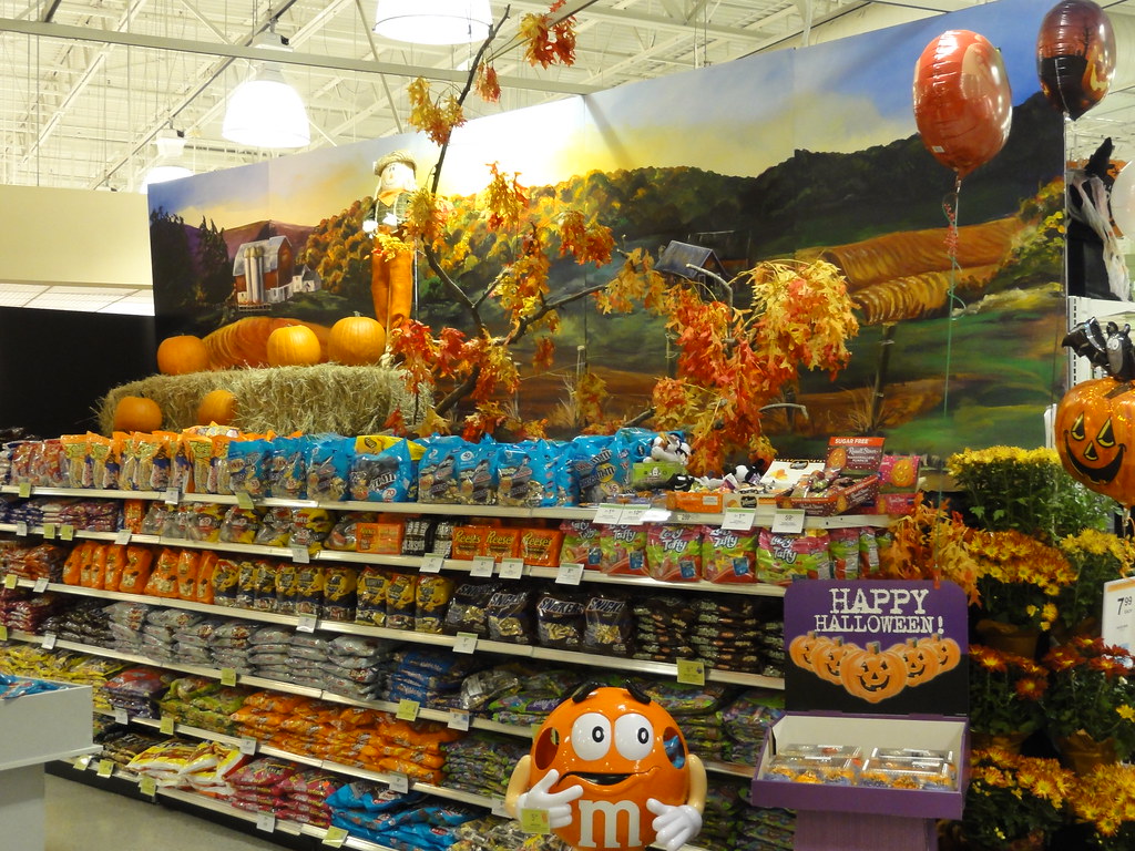 Halloween corner in Publix 2010/10/17 shopping at publix. Flickr
