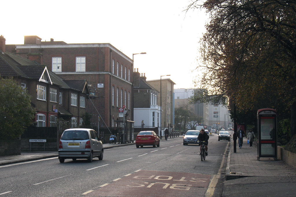 Lordship Lane, towards Wood Green 19 November 2010. Waitin… Flickr