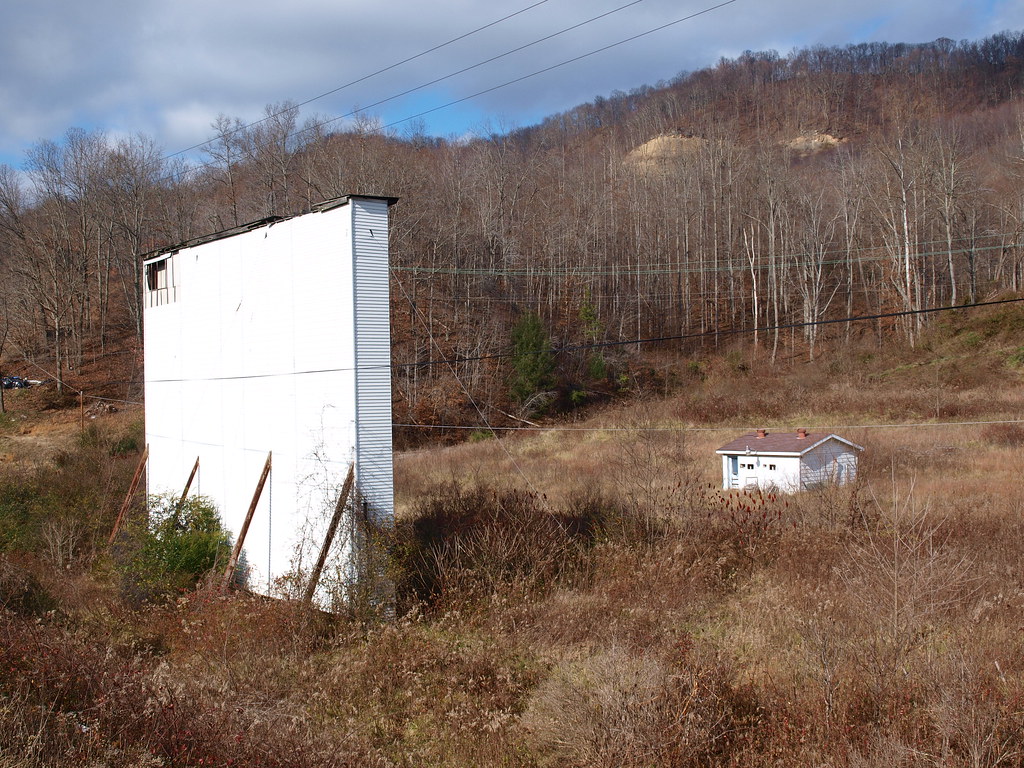 Lonesome Pine DriveIn, Coeburn, Virginia Bill Eichelberger Flickr