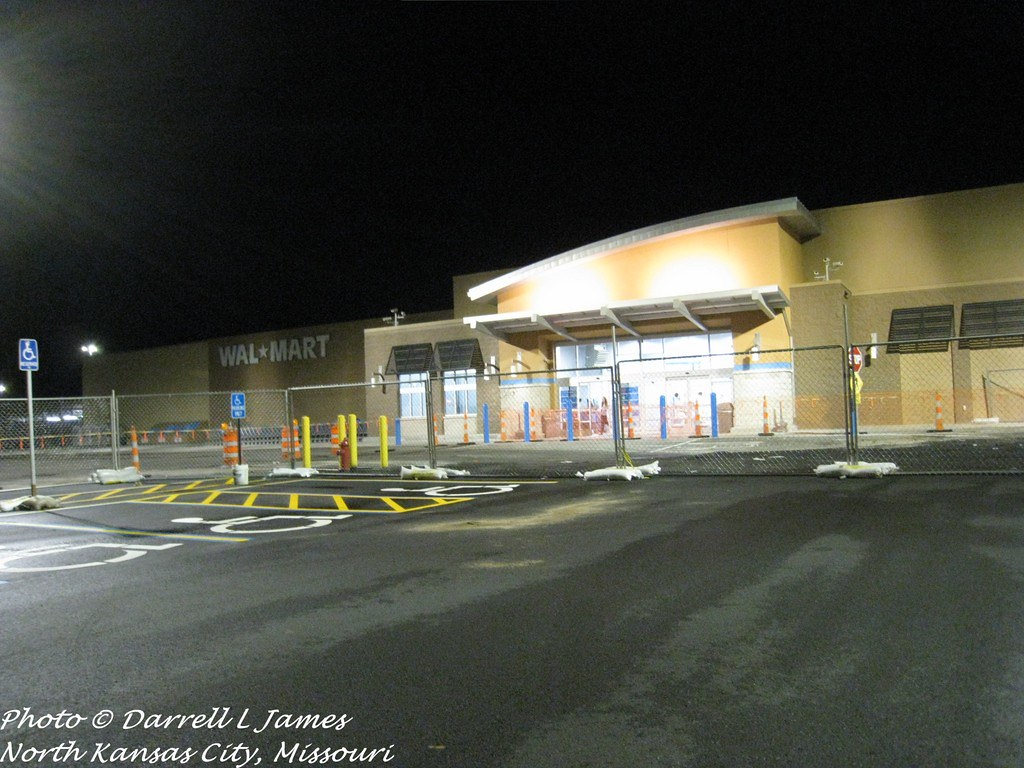 WalMart, N. Antioch at 72nd St, 12.2_wm Work continues on… Flickr