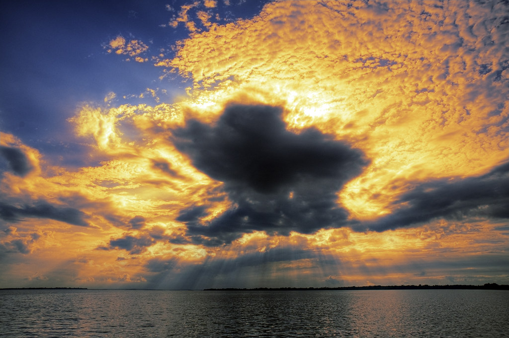 Lake sunset 2 Lake Winneconne, Wi. Merritt Brown Flickr
