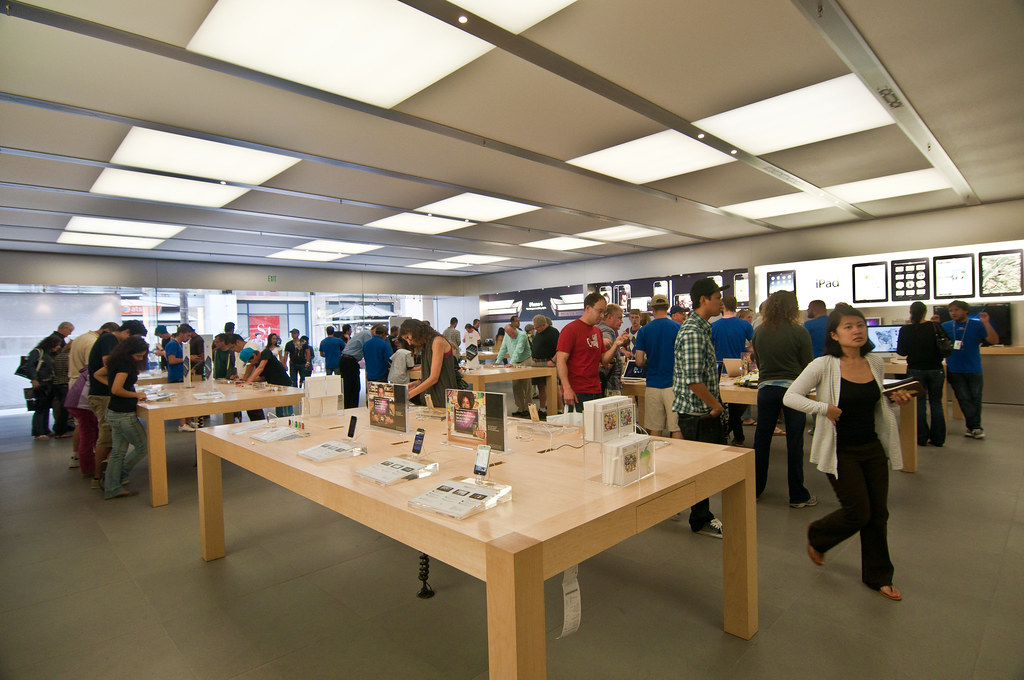 Apple Store Fashion Valley People La tienda estaba a petar… Flickr