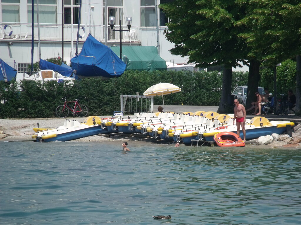 Bardolino Lake Garda Paddle boats Lake Garda from Bard… Flickr